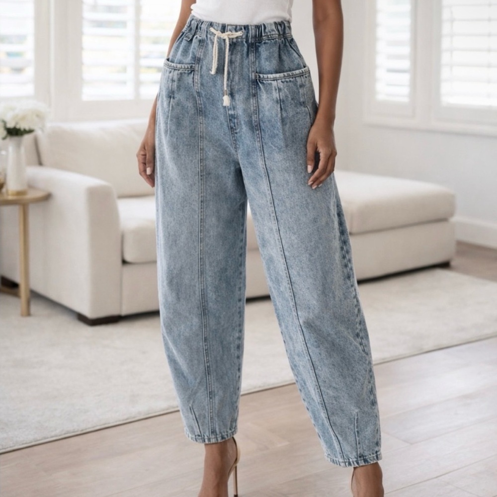 Very J Light Blue Barrel Denim Jeans
